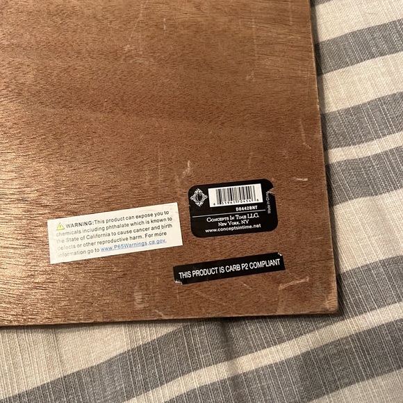 Wall hanger with clips - Picture 2 of 6